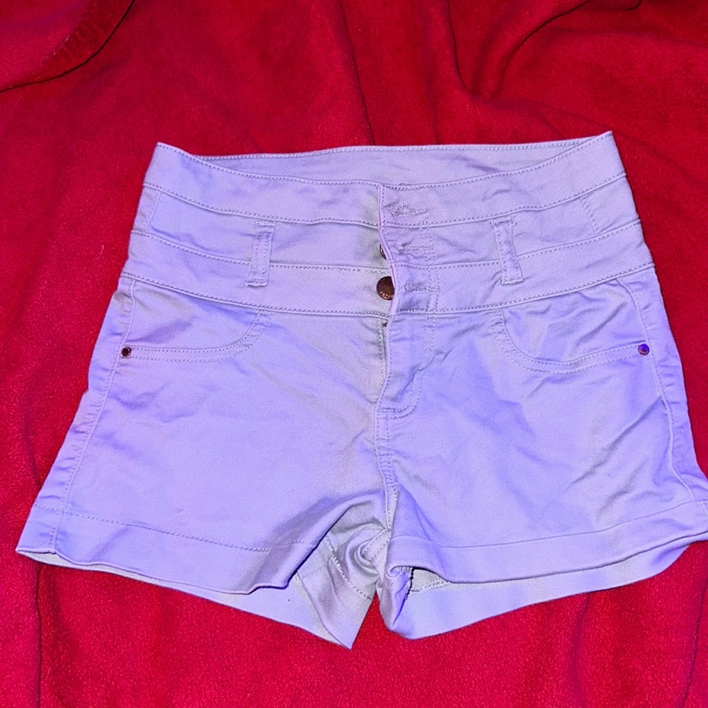 I am selling these grey shorts